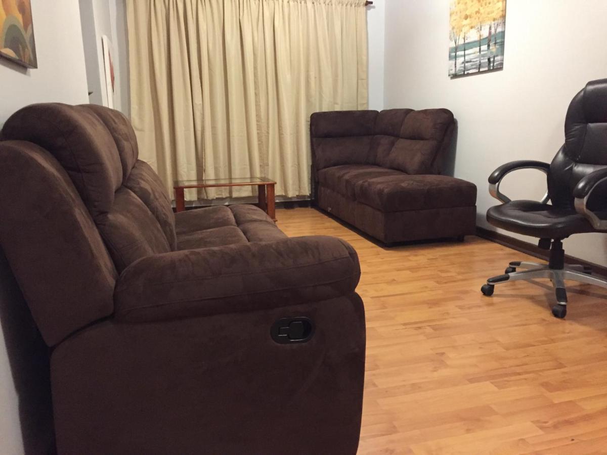 Apartamento Vista Al Mar, Zona Libre De Inundacion, Con Bajo Trafico Y Piscina *
